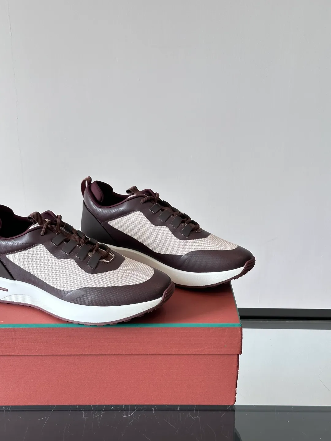 Factory price: 540💰Loro men's shoes💰iana niche Loro classic jogging shoes, men's lace-up casual shoes and sneakers, high-quality lightweight and comfortable fabrics, suitable for outdoor leisure, the color scheme is young and energetic, and it looks great with sportswear or casual suits! Size: 39-45 (customized at 38.45.46)